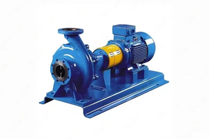 Насос К 290 30 Насос К 290-30 - центробежный, консольный, одноступенчатый насос с односторонним подводом жидкости к рабочему колесу, предназначен для перекачивания чистой воды, производственно-технического назначения (кроме морской), температурой от от 0 до + 85 о С с сальниковой набивкой и от 0 до 105 о С с торцевым уплотнением, и других жидкостей, сходных с водой по плотности, вязкости и химической активности, содержащих твердые включения размером до 0,2 мм, объемная концентрация которых не превышает 0,1